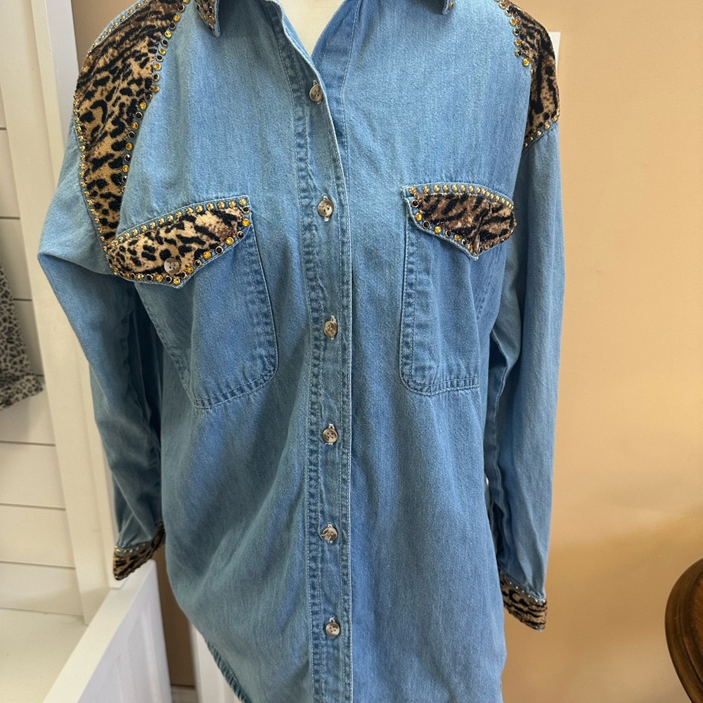 Vintage Clodia Dee denim bling cheetah shirt small